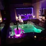 Calypso Jacuzzi Privatif Готель типу 