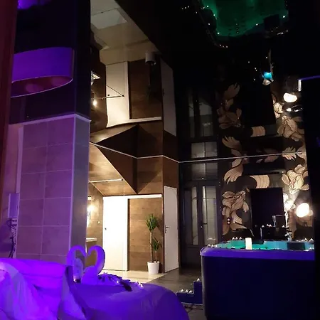 Calypso Jacuzzi Privatif Nocleg ze śniadaniem 4*