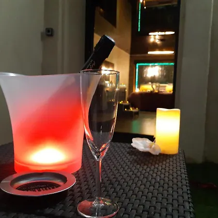 Calypso Jacuzzi Privatif Nocleg ze śniadaniem