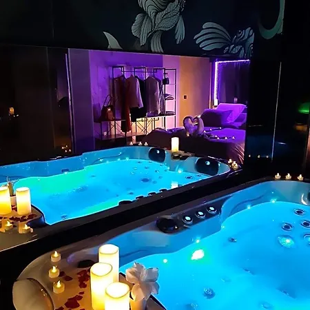 Calypso Jacuzzi Privatif Alojamento de Acomodação e Pequeno-almoço Agde