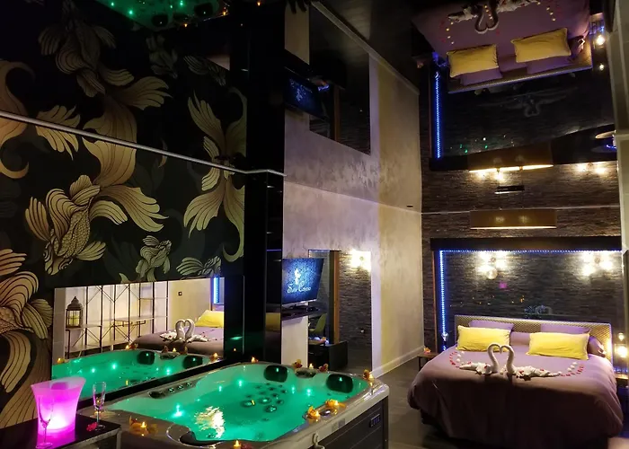 Calypso Jacuzzi Privatif לינה וארוחת בוקר אגדה